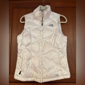 North Face Women’s Quilted Down Vest. Size small. white